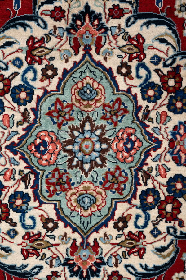 Moud  335cm x 236cm / 11' x 7'9'' - Image 4