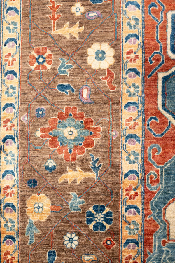 Chob Rang  300cm x 240cm / 9'10'' x 7'10'' - Image 7