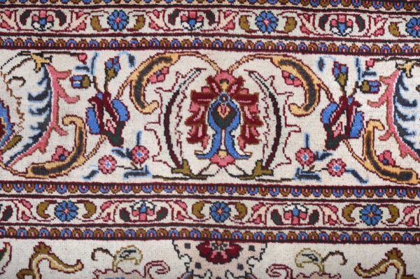 Hamadan Rug 390cm x 302cm / 12'10'' x 9'11'' - Image 4