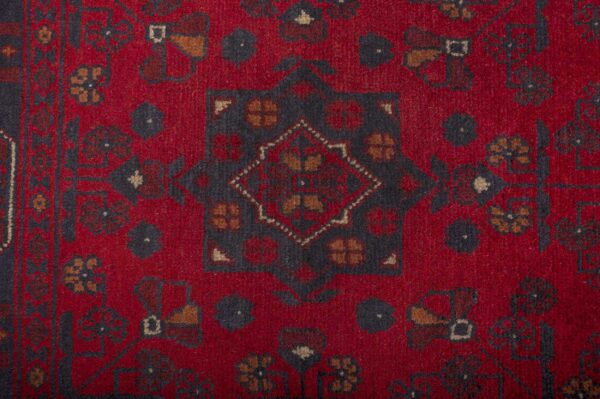 Khan Rug 195cm x 145cm / 6'5'' x 4'9'' - Image 5