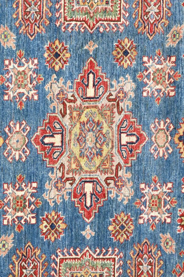 Fine Kazak 357cm x 277cm / 11ft 9in x 9ft 1in - Image 3